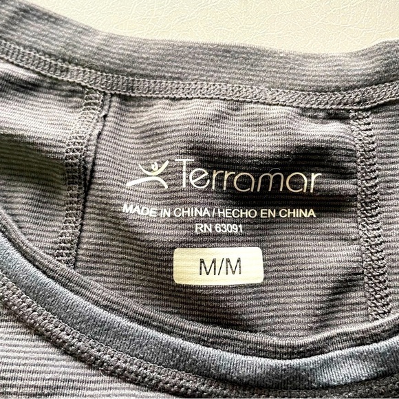 Terramar Long Sleeve Workout Shirt w/ Thumb Holes – Gray, Size Medium - Picture 6 of 8